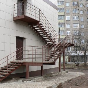 Модульные лестницы из металла